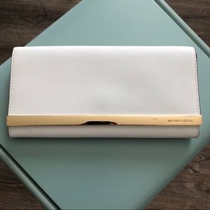 MICHAEL MICHAEL KORS White Clutch